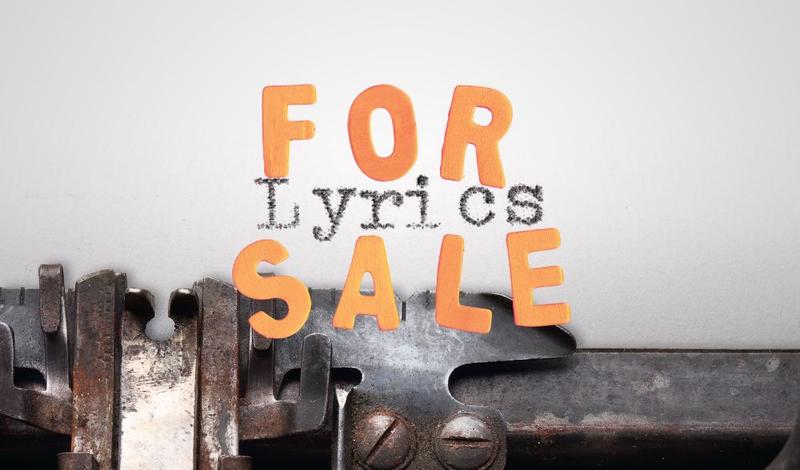 Sprzedaż tekstu piosenki: kluczowe wskazówki i błędy, których należy unikać