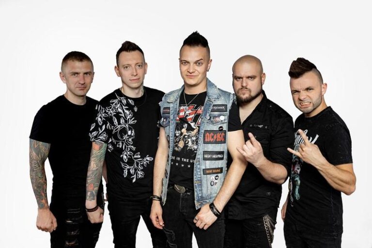 Ile naprawdę trwa koncert Nocnego Kochanka? Poznaj długość ich niezapomnianych występów