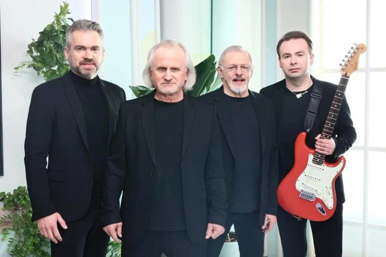 Zagraj pięknie: Czerwone gitary i proste chwyty, które pokochasz