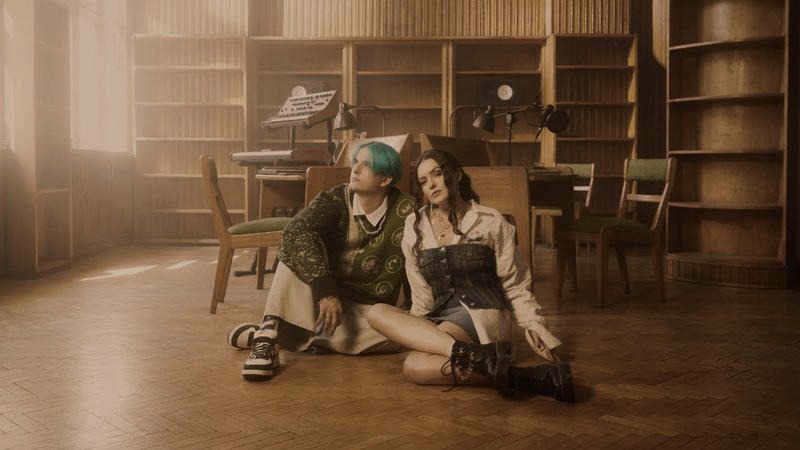 Odkryj głębokie znaczenie piosenki o słodko kwaśnych żelkach