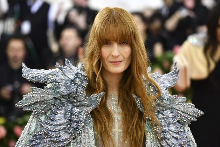 Ile czasu zajmuje koncert Florence and the Machine? Odkryj długość występu tej wyjątkowej artystki!