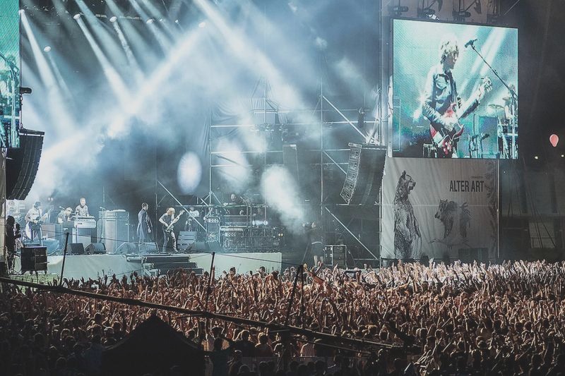 Ile kosztuje koncert? Odkryj ukryte wydatki i sposoby na oszczędności